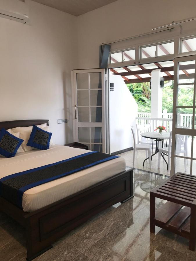 Duvi'S Shelter Bungalow Colombo Esterno foto