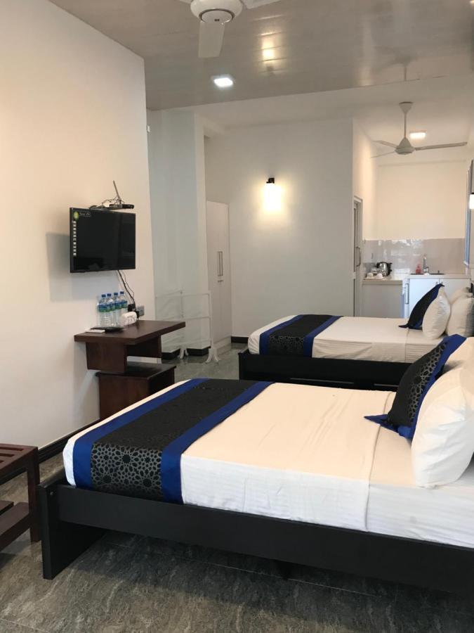 Duvi'S Shelter Bungalow Colombo Esterno foto