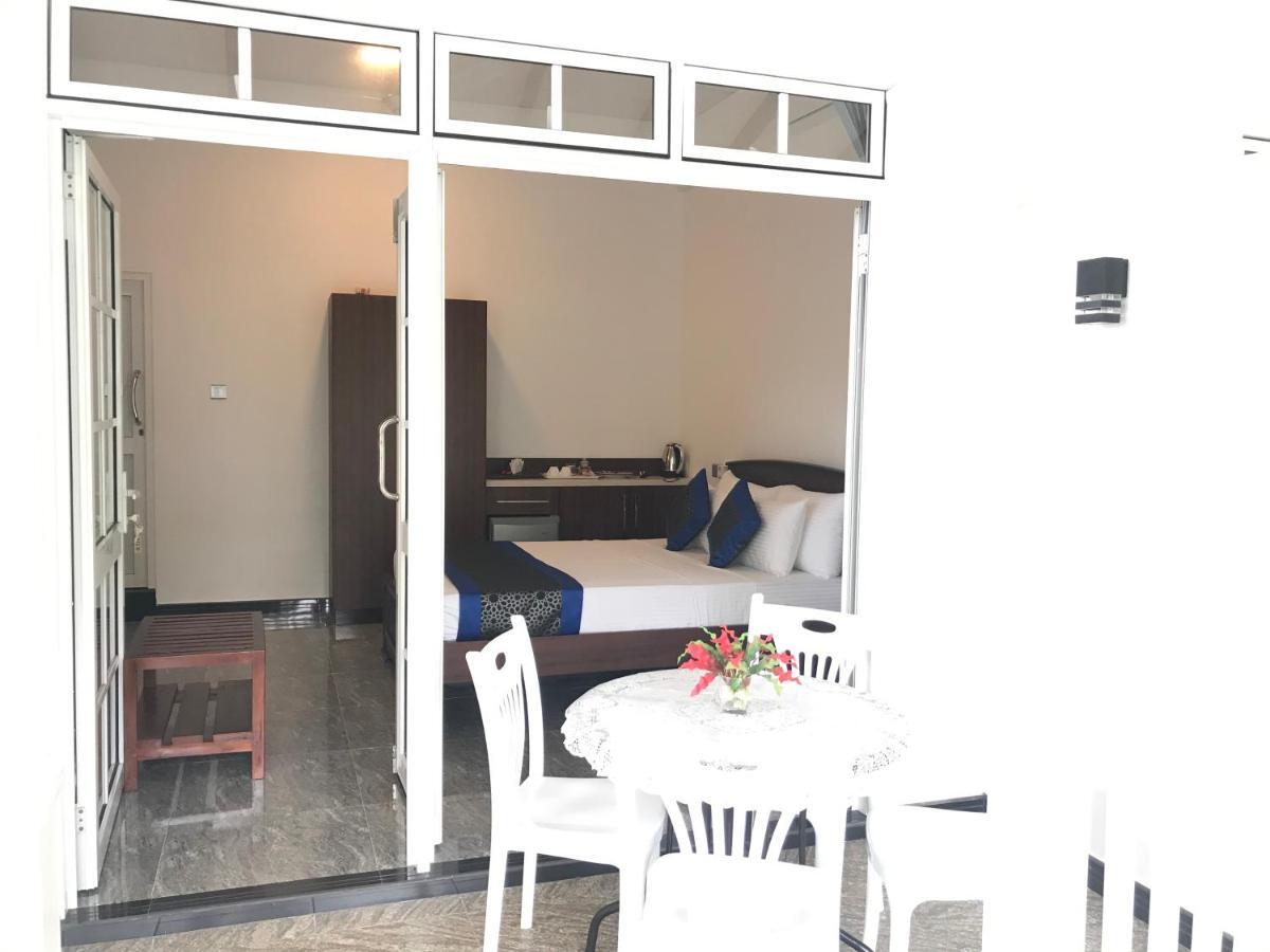 Duvi'S Shelter Bungalow Colombo Esterno foto