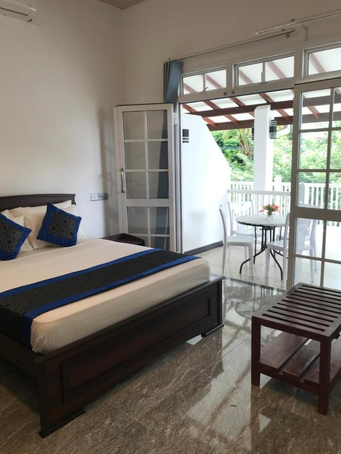 Duvi'S Shelter Bungalow Colombo Esterno foto