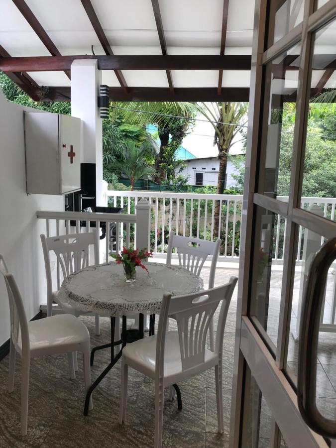 Duvi'S Shelter Bungalow Colombo Esterno foto