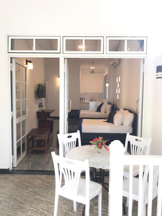Duvi'S Shelter Bungalow Colombo Esterno foto