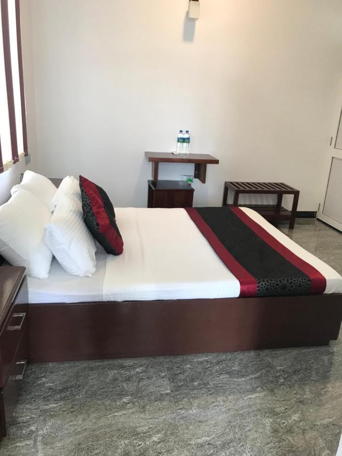 Duvi'S Shelter Bungalow Colombo Esterno foto